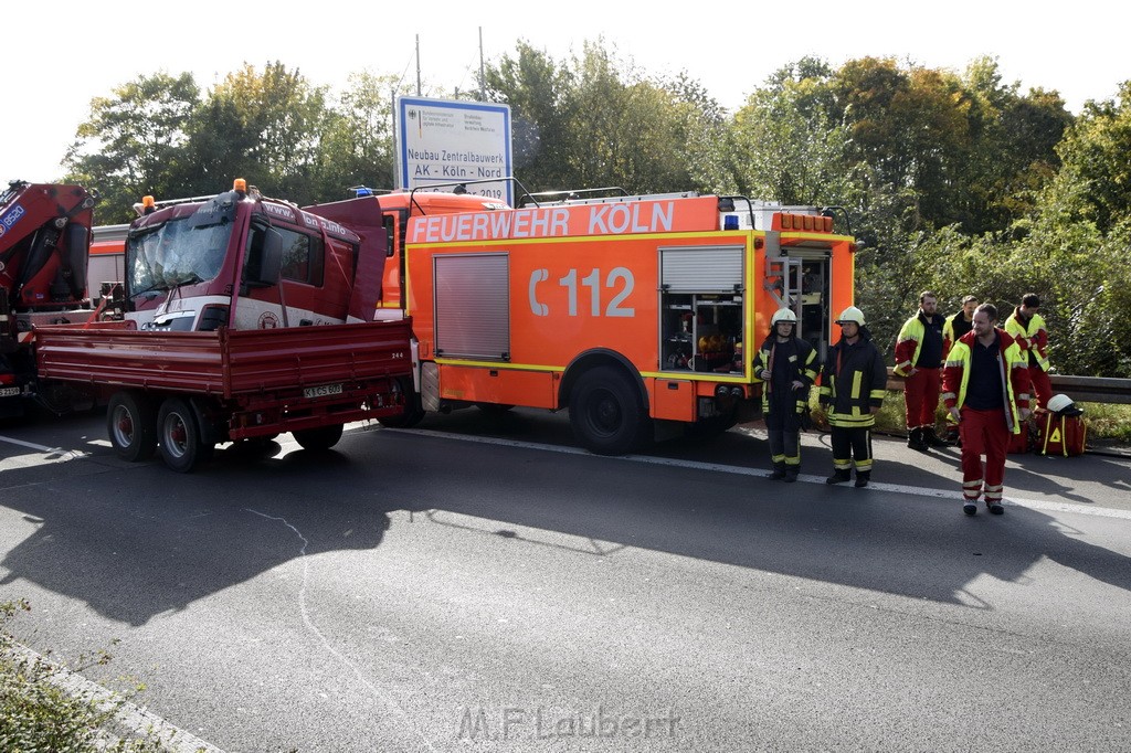 Schwerer VU PKlemm A 57 Rich Innenstadt Hoehe Koeln Chorweiler P228.JPG - Miklos Laubert